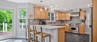 Stunning 4 BR Home - Walking Distance to Stadium