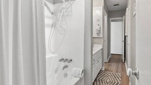 Towels - GULF TERRACE ESCAPE | THREE POOLS | LAKE| TENNIS/PICKLEBALL COURTS (Destin)