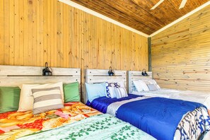 2 habitaciones, tabla de planchar con plancha, cuna de viaje y internet 