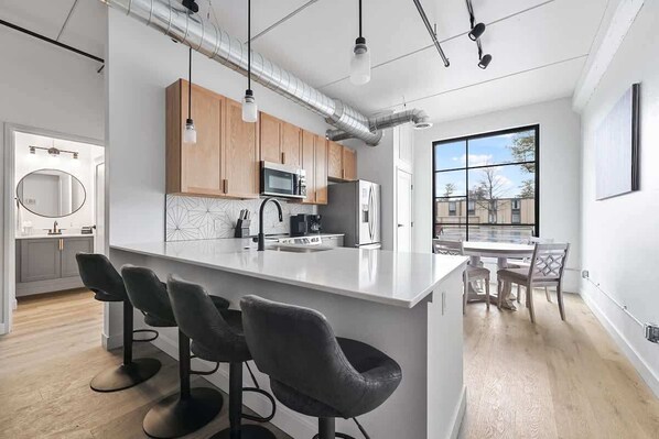 Fridge, microwave, oven, stovetop - Rooftop w/ hot tubs near downtown TC & Wineries (Traverse City)