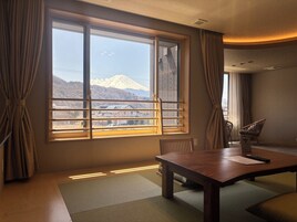 Habitación de lujo con 2 camas individuales | Vistas desde la habitación