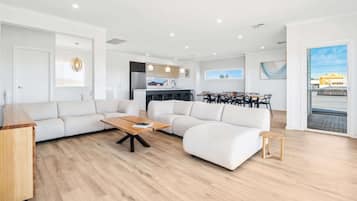 تلفزيون، مكتب