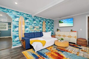 Iron/ironing board, WiFi, bed sheets