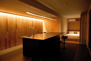 Eenvoudige driepersoonskamer | Gratis wifi