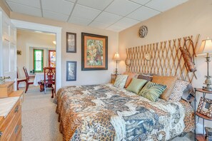 5 bedrooms, desk, iron/ironing board, travel crib