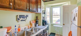 < 1 Mi to Old Town Lansing: Home w/ Furnished Deck