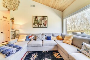 TV, fireplace, books - Hot Tub, Deck & Fire Pit: Chic Louisville Home! (Louisville)