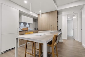 Dining - Cosmopolitan 1-Bed - Fremantle Beach Front (North Fremantle)