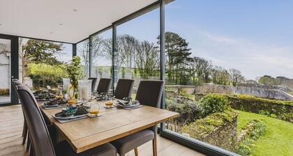 Little Redlap – Grand Coastal Estate with Sea Views & Walled Gardens