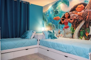 4 多间卧室、办公桌、熨斗/熨衣板、旅行婴儿床