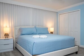 4 Schlafzimmer, Schreibtisch, Bügeleisen/Bügelbrett, Reisekinderbett