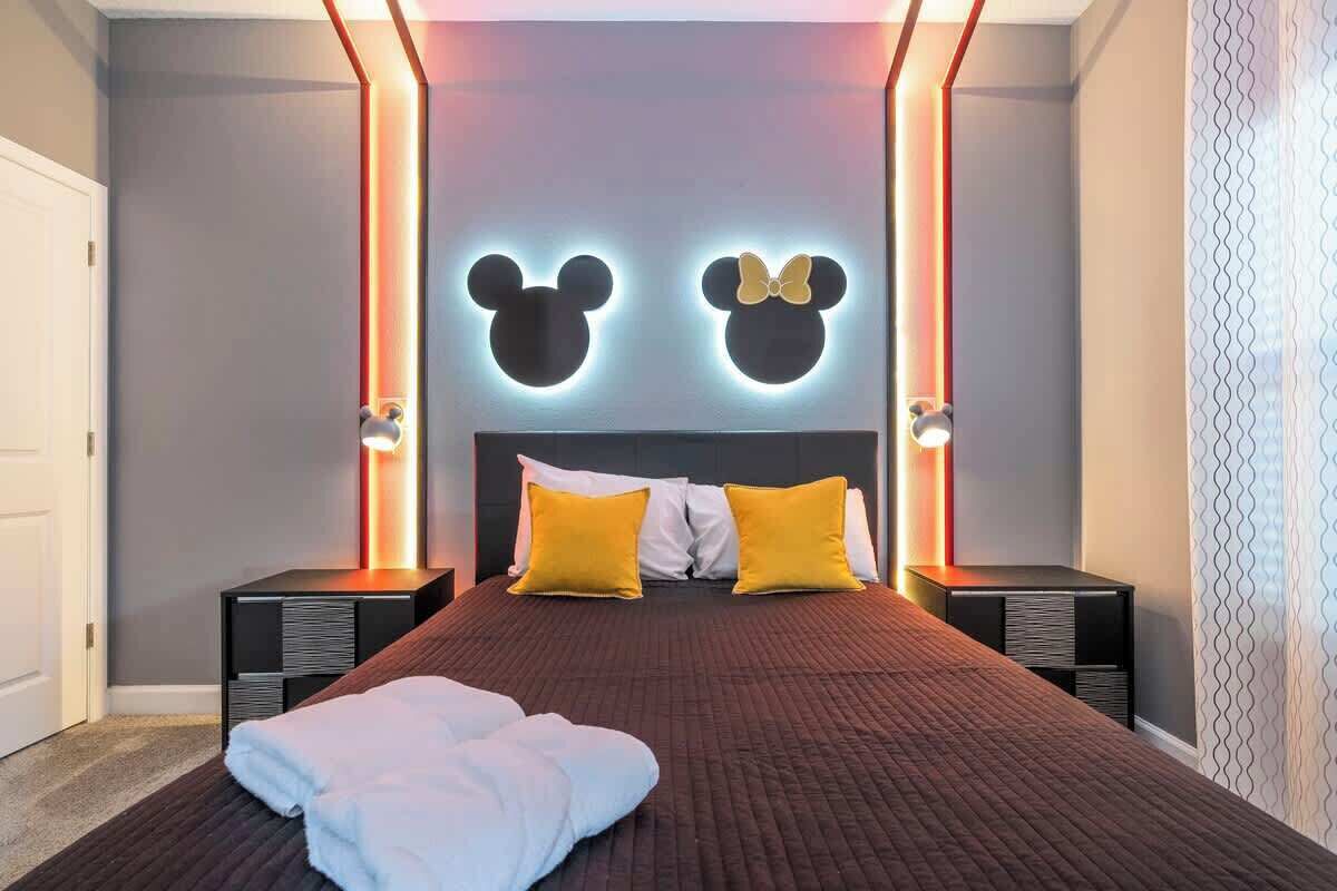 4 bedrooms, iron/ironing board, travel crib, free WiFi