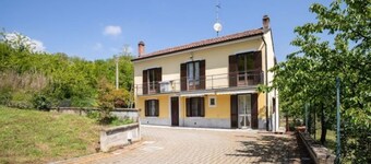 Ciraldo villa in Monferrato x 8 people with garden surrounded by greenery(Reserve)