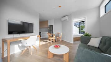 Basic-Apartment, Balkon | 2 Schlafzimmer, kostenloses WLAN