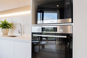 Basic Apartment, Balcony | Private kitchen