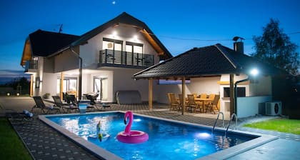 Villa Old Hills by Villas Guide