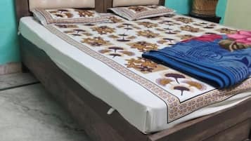 Desk, bed sheets
