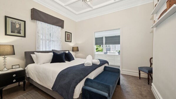 3 bedrooms, iron/ironing board, free WiFi