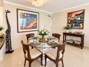 Dining - Beachfront * Washer/D * Walk 2 eat (Carolina)