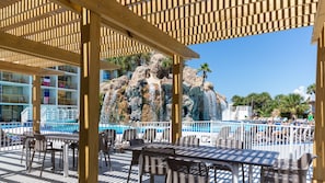 Outdoor dining - Experience the Grotto Pool! Onsite Dining and Near Fort Walton Beach! (Fort Walton Beach)