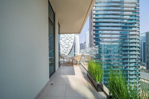Departamento, balcón, vista a la ciudad | Balcón