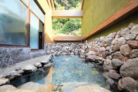 Baño termal público