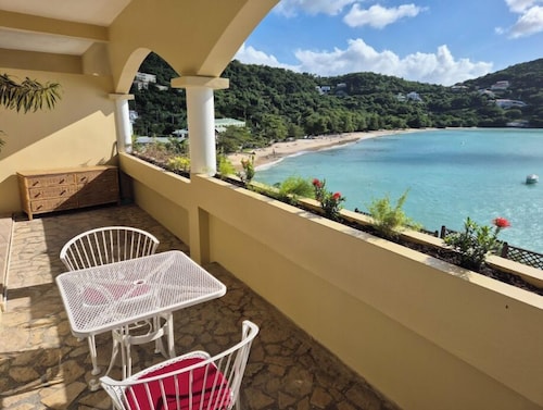 Mariposa E1 
Wonderful sea-view family-friendly tropical condo for long stays! 