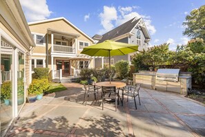 Outdoor dining - Clarendon Getaway, 6-BR Luxurious Urban Estate (Arlington)