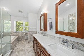 Hair dryer - Clarendon Getaway, 6-BR Luxurious Urban Estate (Arlington)