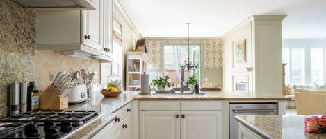 Fridge, microwave, oven, coffee/tea maker