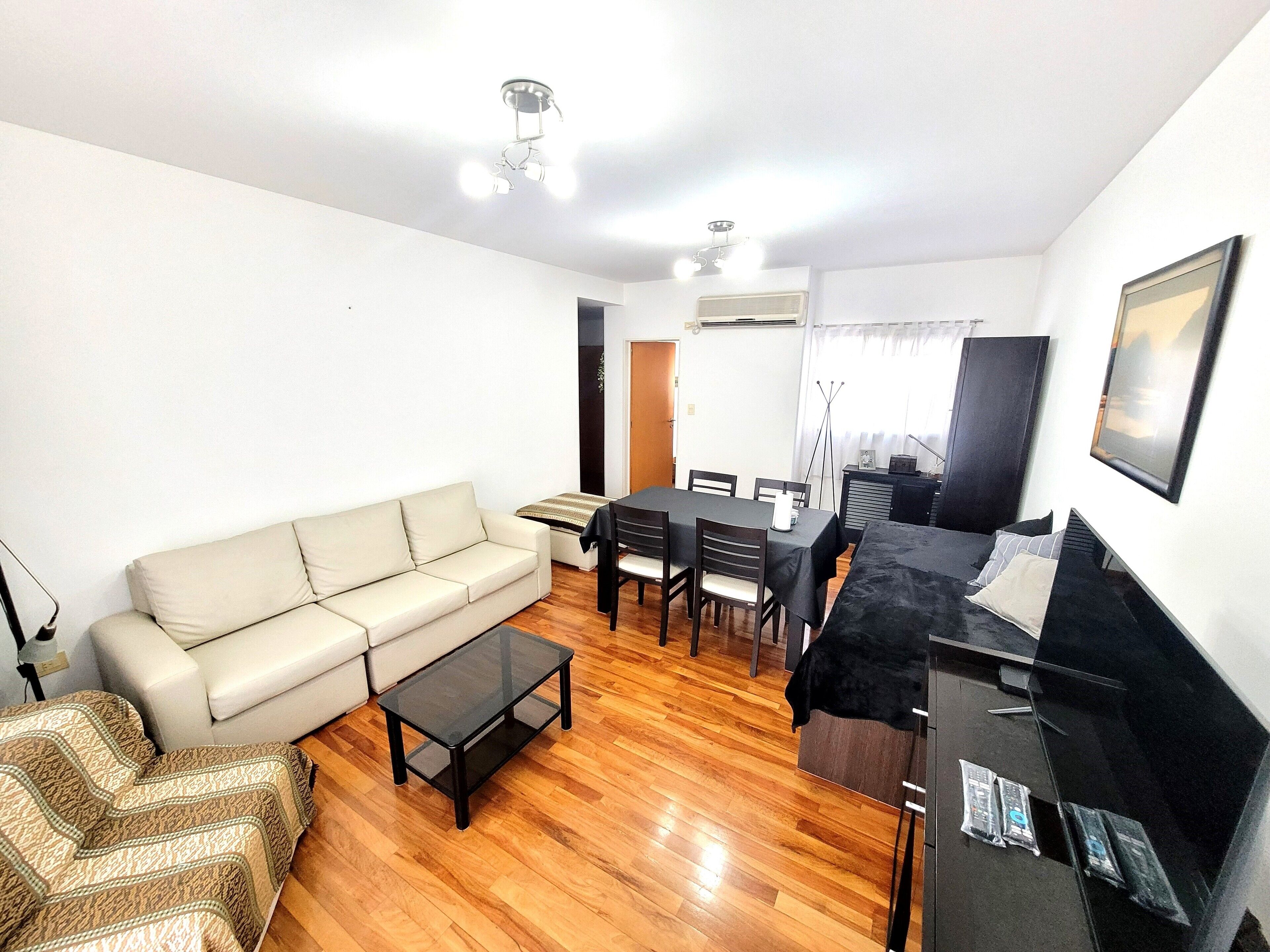 Télévision, chaîne hi-fi