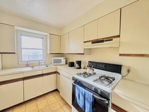 Serviettes en papier, tables à manger