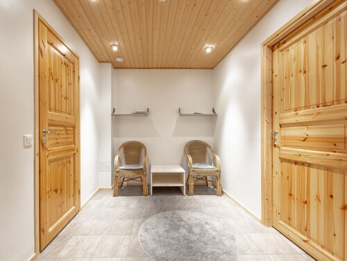Twin Haven – Modern 2-Unit Retreat up to 16 people