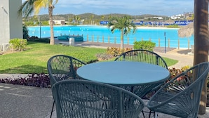 Outdoor dining - Apartment with an artificial beach! (Mazatlán)