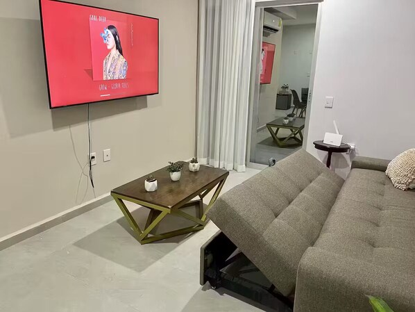 Smart TV, table tennis