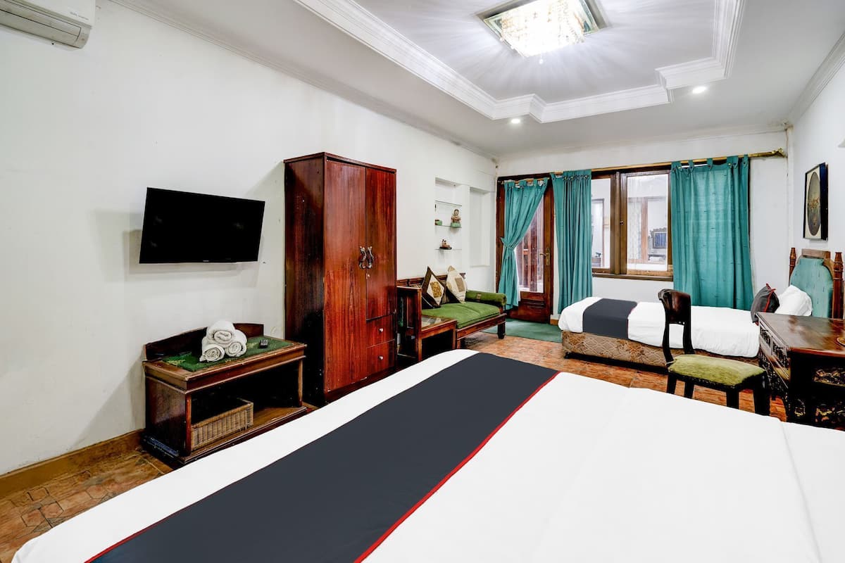 1 habitación, escritorio, wifi gratis y ropa de cama