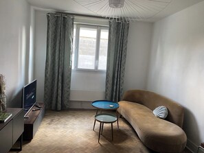 Smart TV - Apartment with terrace (Talence)