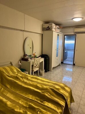 Interior - Mahasap Ramindhra next to MRT Station (Bangkok)