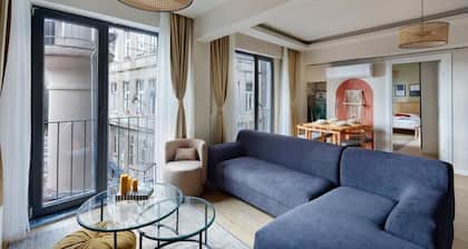 Air-conditioned, WiFi, 1 bedroom and 1 living room apartment in Galata.