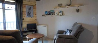 La Llagonne: village house in the mountains.