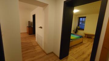 2 bedrooms, free WiFi, bed sheets, wheelchair access