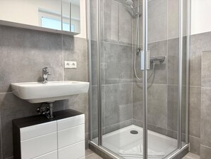Shower, towels