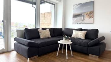 Fernseher, Tischtennisplatte