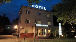 Unclassified image, 4 of 20, button - Hotel Süden (Berlin)