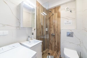 Shower, hair dryer, towels - Anastasia Residential Complex-One-Bedroom Apartment (Kavala)