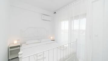 2 makuuhuonetta, silitysrauta/-lauta, ilmainen Wi-Fi, vuodevaatteet