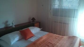 Apartment (Three-Bedroom Apartment) | 4 bedrooms, cribs/infant beds