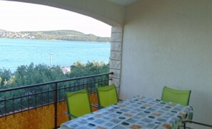 Appartamento (Three-Bedroom Apartment) | Balcone