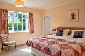 4 slaapkamers, een strijkplank/strijkijzer, gratis wifi