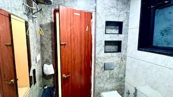 Superior Room | Bathroom | Shower, slippers, soap, shampoo
